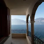 Lakefront Elena By Gardadoma