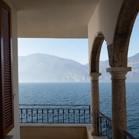 Lakefront Elena By Gardadoma Brenzone sul Garda